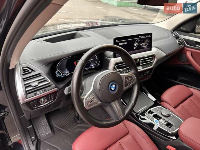 Черный БМВ iX3, объемом двигателя 0 л и пробегом 7 тыс. км за 37900 $, фото 14 на Automoto.ua
