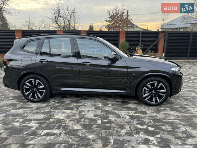 Черный БМВ iX3, объемом двигателя 0 л и пробегом 54 тыс. км за 39500 $, фото 24 на Automoto.ua