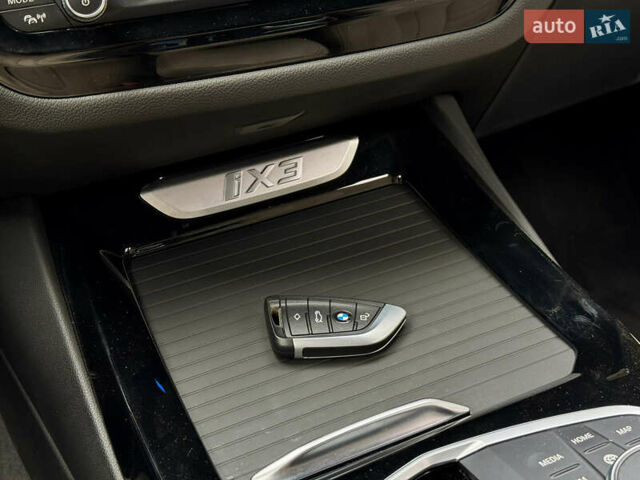 Черный БМВ iX3, объемом двигателя 0 л и пробегом 28 тыс. км за 45000 $, фото 36 на Automoto.ua