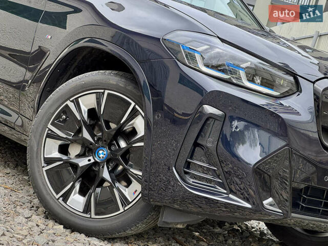 Черный БМВ iX3, объемом двигателя 0 л и пробегом 28 тыс. км за 45000 $, фото 12 на Automoto.ua