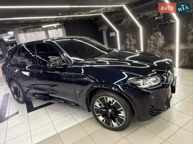 Черный БМВ iX3, объемом двигателя 0 л и пробегом 9 тыс. км за 42000 $, фото 20 на Automoto.ua