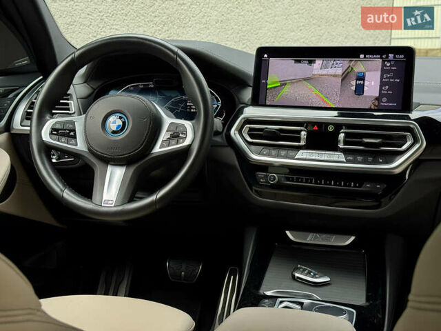 Черный БМВ iX3, объемом двигателя 0 л и пробегом 28 тыс. км за 45000 $, фото 27 на Automoto.ua