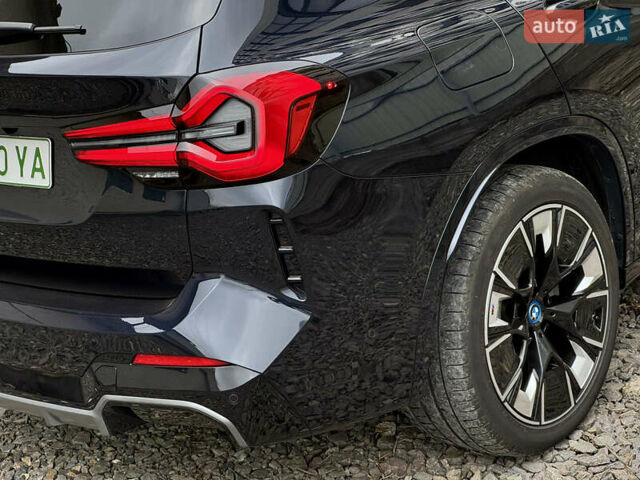 Черный БМВ iX3, объемом двигателя 0 л и пробегом 28 тыс. км за 45000 $, фото 19 на Automoto.ua