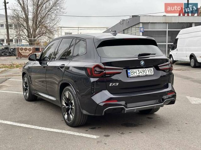 Черный БМВ iX3, объемом двигателя 0 л и пробегом 7 тыс. км за 37900 $, фото 7 на Automoto.ua