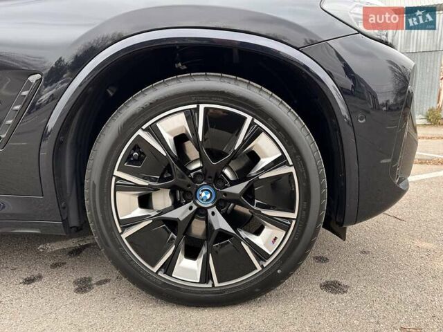 Черный БМВ iX3, объемом двигателя 0 л и пробегом 7 тыс. км за 37900 $, фото 30 на Automoto.ua