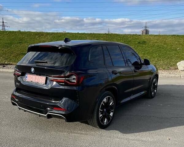 Черный БМВ iX3, объемом двигателя 0 л и пробегом 10 тыс. км за 40000 $, фото 13 на Automoto.ua