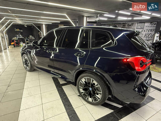 Черный БМВ iX3, объемом двигателя 0 л и пробегом 9 тыс. км за 42000 $, фото 6 на Automoto.ua