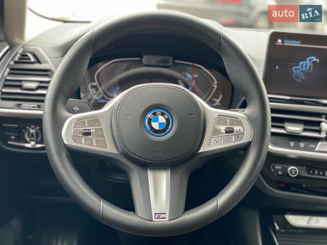 Черный БМВ iX3, объемом двигателя 0 л и пробегом 1 тыс. км за 39999 $, фото 10 на Automoto.ua