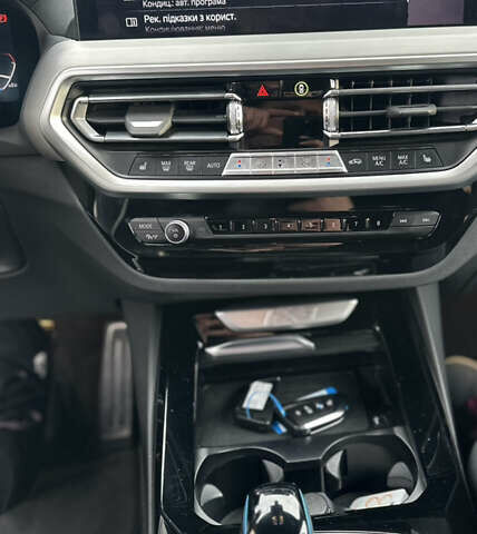 БМВ iX3, объемом двигателя 0 л и пробегом 100 тыс. км за 38000 $, фото 13 на Automoto.ua