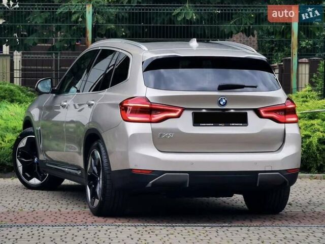 Серый БМВ iX3, объемом двигателя 0 л и пробегом 55 тыс. км за 38300 $, фото 1 на Automoto.ua