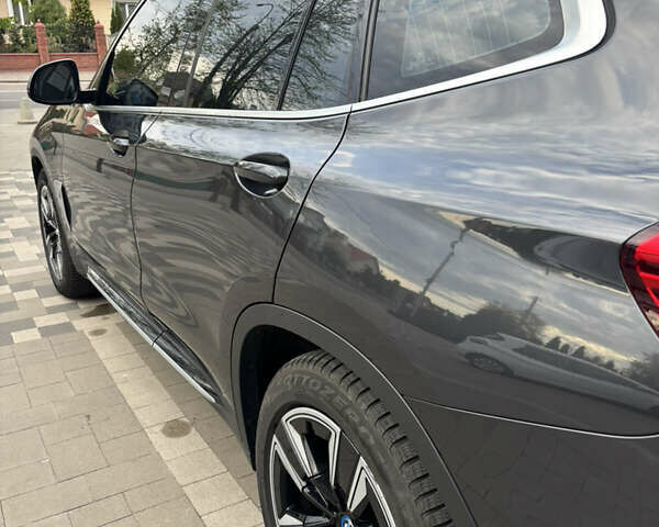 Серый БМВ iX3, объемом двигателя 0 л и пробегом 133 тыс. км за 34999 $, фото 8 на Automoto.ua