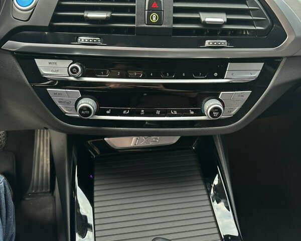 Серый БМВ iX3, объемом двигателя 0 л и пробегом 133 тыс. км за 34999 $, фото 32 на Automoto.ua