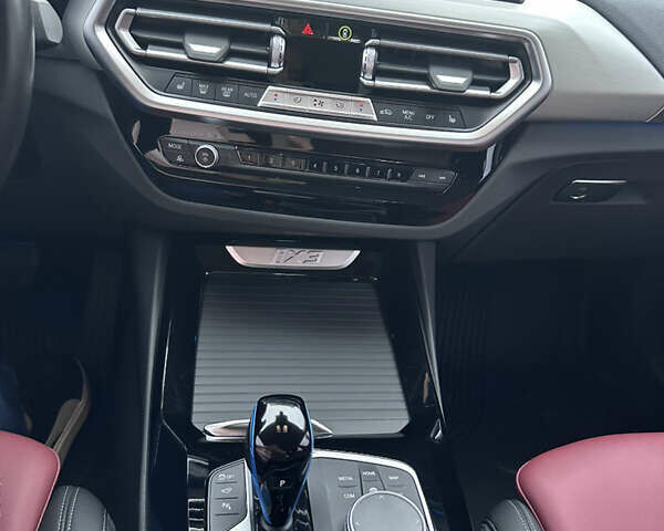 Серый БМВ iX3, объемом двигателя 0 л и пробегом 27 тыс. км за 39500 $, фото 11 на Automoto.ua