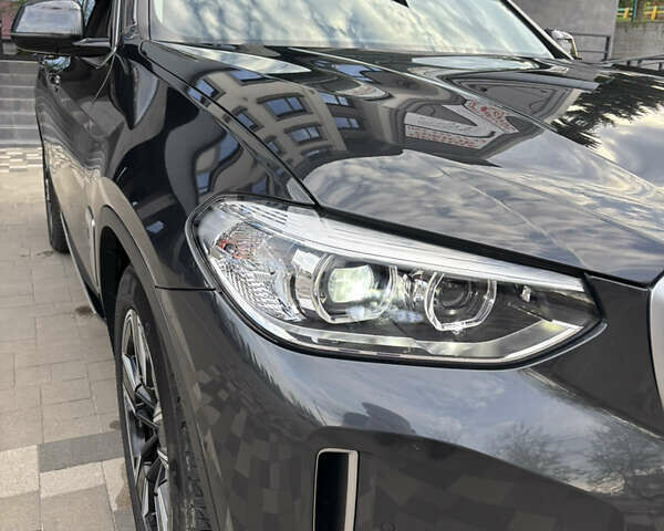 Серый БМВ iX3, объемом двигателя 0 л и пробегом 133 тыс. км за 34999 $, фото 21 на Automoto.ua