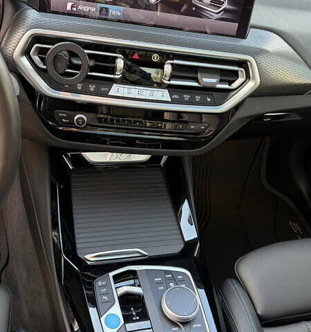Серый БМВ iX3, объемом двигателя 0 л и пробегом 22 тыс. км за 49900 $, фото 11 на Automoto.ua