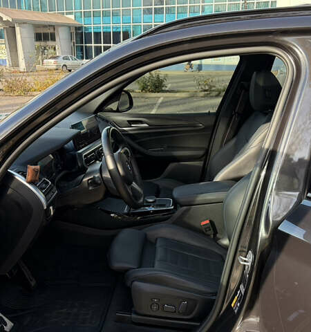 Серый БМВ iX3, объемом двигателя 0 л и пробегом 22 тыс. км за 49900 $, фото 9 на Automoto.ua