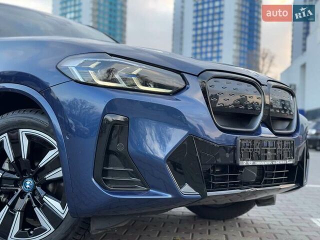 Синий БМВ iX3, объемом двигателя 0 л и пробегом 40 тыс. км за 35900 $, фото 9 на Automoto.ua