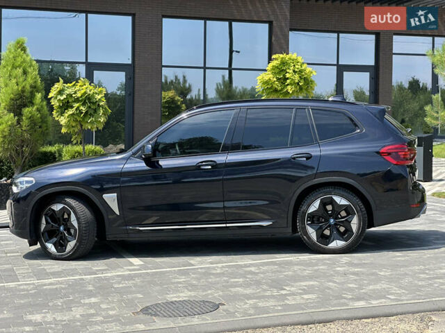 Синий БМВ iX3, объемом двигателя 0 л и пробегом 65 тыс. км за 34399 $, фото 2 на Automoto.ua