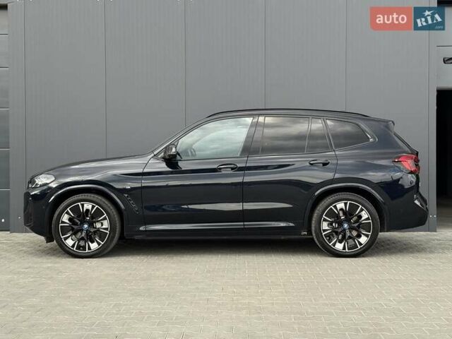 Синий БМВ iX3, объемом двигателя 0 л и пробегом 32 тыс. км за 38900 $, фото 18 на Automoto.ua