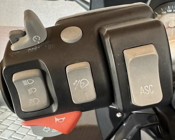 Черный БМВ K 1200GT, объемом двигателя 1.2 л и пробегом 15 тыс. км за 7500 $, фото 32 на Automoto.ua