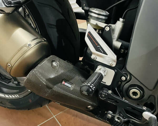 Серый БМВ K 1300R, объемом двигателя 1.3 л и пробегом 53 тыс. км за 10800 $, фото 24 на Automoto.ua