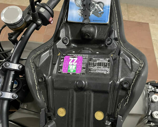 Серый БМВ K 1300R, объемом двигателя 1.3 л и пробегом 53 тыс. км за 10800 $, фото 33 на Automoto.ua