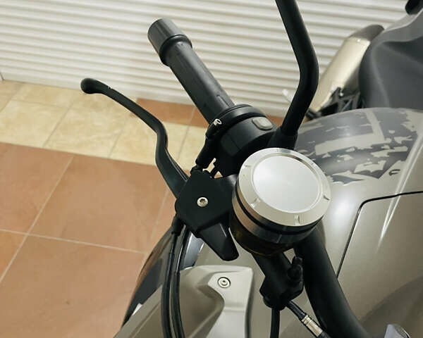 Серый БМВ K 1300R, объемом двигателя 1.3 л и пробегом 53 тыс. км за 10800 $, фото 4 на Automoto.ua