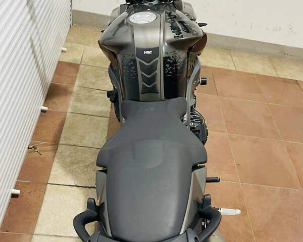 Серый БМВ K 1300R, объемом двигателя 1.3 л и пробегом 53 тыс. км за 10800 $, фото 32 на Automoto.ua