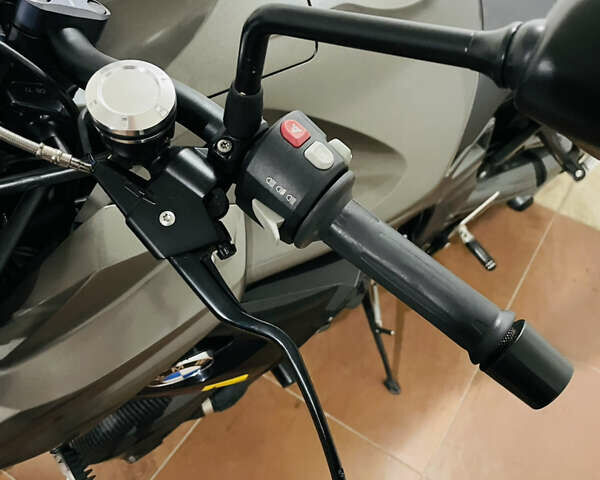 Серый БМВ K 1300R, объемом двигателя 1.3 л и пробегом 53 тыс. км за 10800 $, фото 3 на Automoto.ua