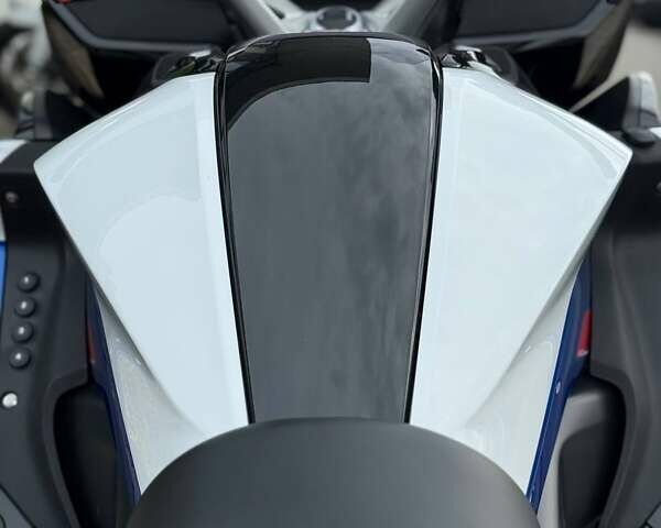 Белый БМВ K 1600GT, объемом двигателя 1.65 л и пробегом 10 тыс. км за 30000 $, фото 11 на Automoto.ua