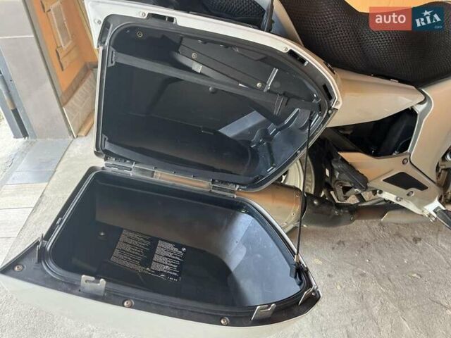 БМВ K 1600GTL 2014 в Днепре (Днепропетровске) на Automoto.ua Белый БМВ K 1600GTL, объемом двигателя 1.65 л и пробегом 47 тыс. км за 14400 $, фото 4 на Automoto.ua