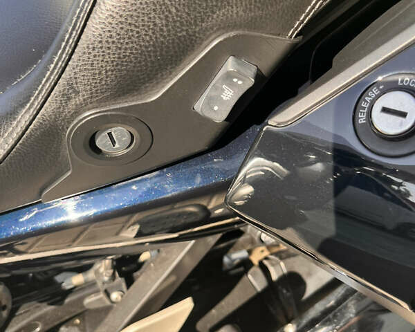 Синій БМВ K 1600GTL, об'ємом двигуна 1.6 л та пробігом 76 тис. км за 11300 $, фото 13 на Automoto.ua