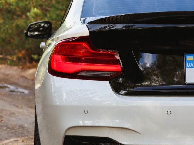 Білий БМВ m240i, об'ємом двигуна 3 л та пробігом 103 тис. км за 26700 $, фото 2 на Automoto.ua