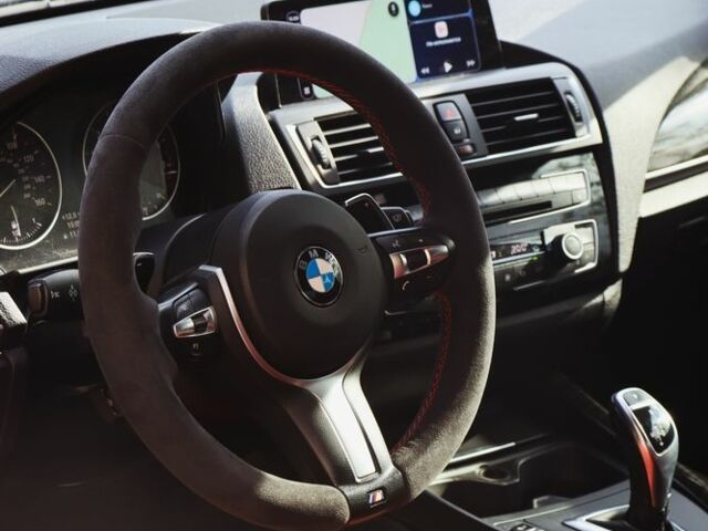 Білий БМВ m240i, об'ємом двигуна 3 л та пробігом 103 тис. км за 26700 $, фото 5 на Automoto.ua