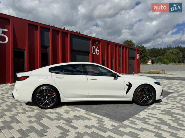 Белый БМВ M8 Gran Coupe, объемом двигателя 4.39 л и пробегом 10 тыс. км за 135000 $, фото 7 на Automoto.ua