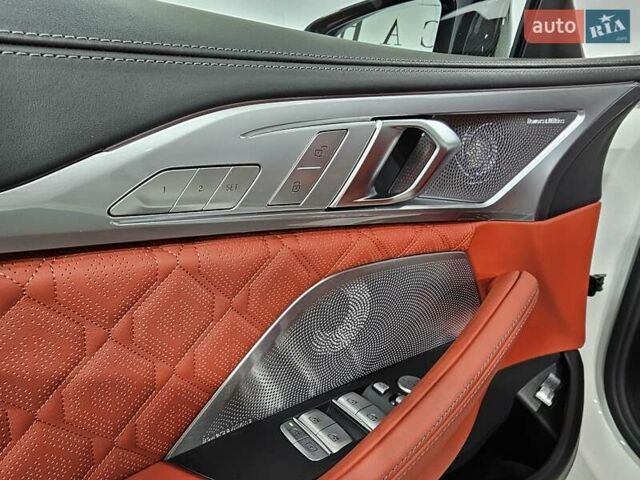 Белый БМВ M8 Gran Coupe, объемом двигателя 4.39 л и пробегом 31 тыс. км за 144999 $, фото 33 на Automoto.ua