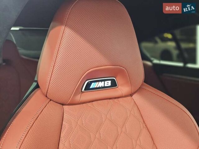 Белый БМВ M8 Gran Coupe, объемом двигателя 4.39 л и пробегом 31 тыс. км за 144999 $, фото 26 на Automoto.ua