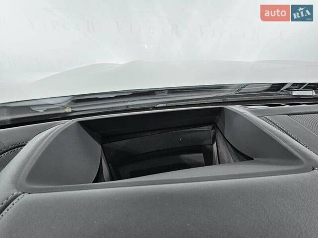 Белый БМВ M8 Gran Coupe, объемом двигателя 4.39 л и пробегом 31 тыс. км за 144999 $, фото 31 на Automoto.ua