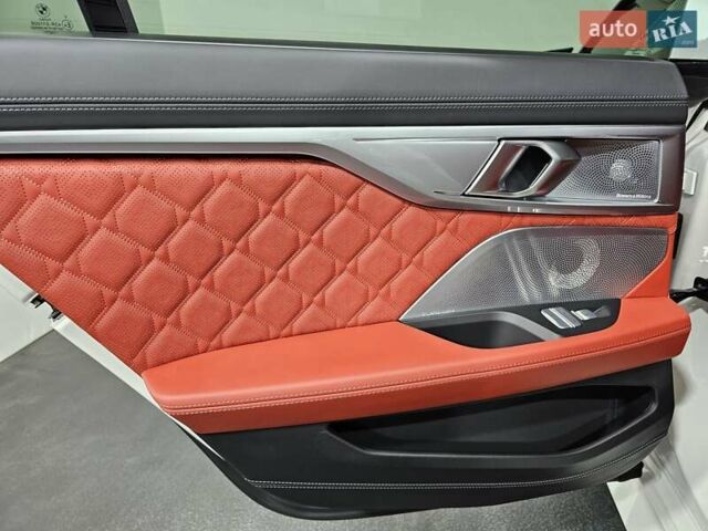 Белый БМВ M8 Gran Coupe, объемом двигателя 4.39 л и пробегом 31 тыс. км за 144999 $, фото 16 на Automoto.ua