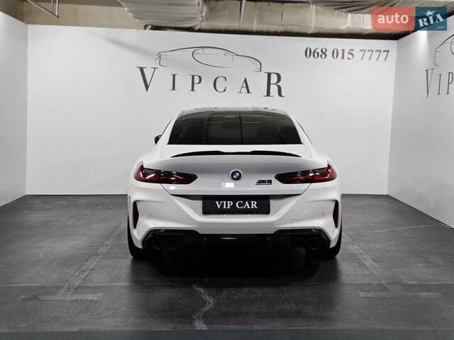 Белый БМВ M8 Gran Coupe, объемом двигателя 4.39 л и пробегом 31 тыс. км за 144999 $, фото 6 на Automoto.ua