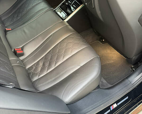 Черный БМВ M8 Gran Coupe, объемом двигателя 4.4 л и пробегом 80 тыс. км за 83000 $, фото 16 на Automoto.ua