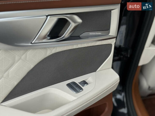 Черный БМВ M8 Gran Coupe, объемом двигателя 4.4 л и пробегом 130 тыс. км за 80999 $, фото 32 на Automoto.ua