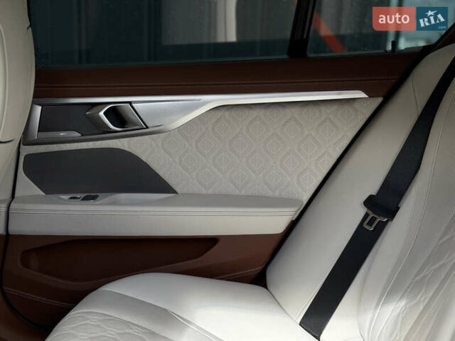 Черный БМВ M8 Gran Coupe, объемом двигателя 4.4 л и пробегом 130 тыс. км за 80999 $, фото 36 на Automoto.ua