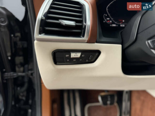 Черный БМВ M8 Gran Coupe, объемом двигателя 4.4 л и пробегом 130 тыс. км за 80999 $, фото 29 на Automoto.ua