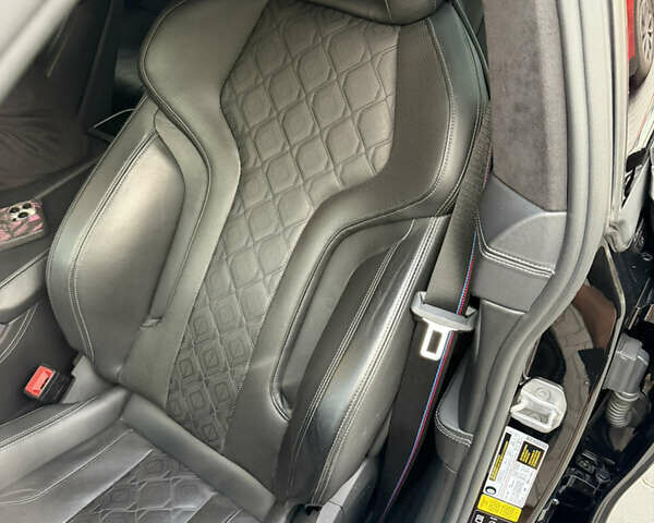 Черный БМВ M8 Gran Coupe, объемом двигателя 4.4 л и пробегом 80 тыс. км за 83000 $, фото 13 на Automoto.ua