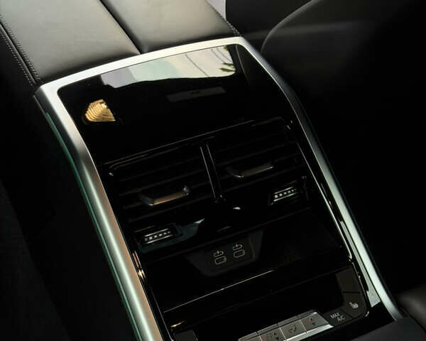 Черный БМВ M8 Gran Coupe, объемом двигателя 4.4 л и пробегом 80 тыс. км за 83000 $, фото 19 на Automoto.ua