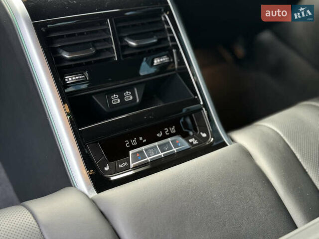 Чорний БМВ M8 Gran Coupe, об'ємом двигуна 4.39 л та пробігом 38 тис. км за 94990 $, фото 24 на Automoto.ua