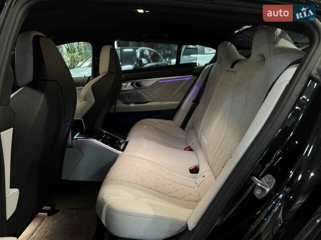 Черный БМВ M8 Gran Coupe, объемом двигателя 4.4 л и пробегом 29 тыс. км за 107000 $, фото 30 на Automoto.ua