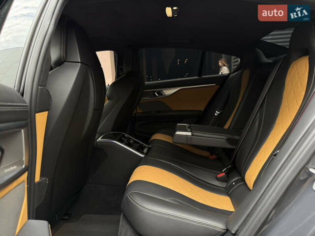Серый БМВ M8 Gran Coupe, объемом двигателя 4.4 л и пробегом 68 тыс. км за 86000 $, фото 21 на Automoto.ua