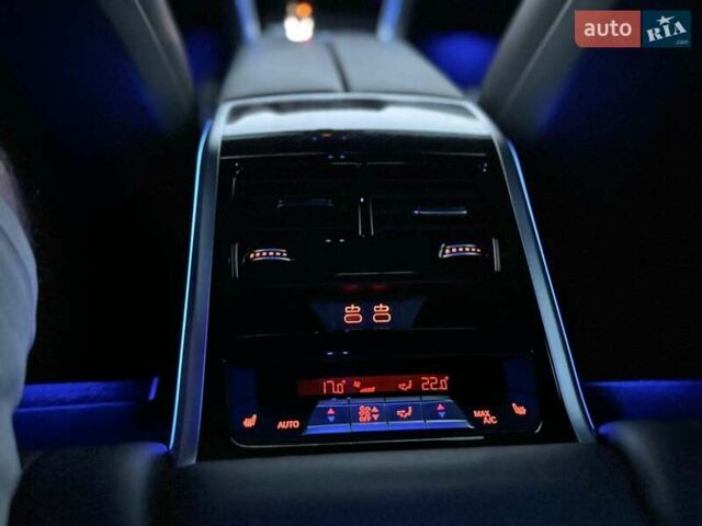 Серый БМВ M8 Gran Coupe, объемом двигателя 4.4 л и пробегом 41 тыс. км за 95000 $, фото 11 на Automoto.ua